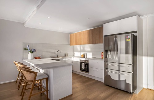 Henley Beach Apartamento | Sol Sands: Oceanfront | Balcony | Henley Beach