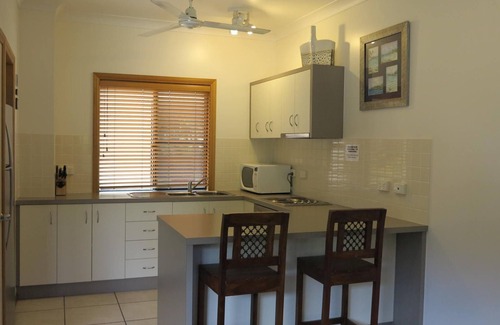 Arcadia Casa | Sol Y Olas Sun & Waves - Tastefully designed townhouse in lush, tropical gardens with pool
