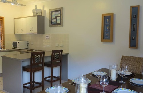 Arcadia Casa | Sol Y Olas Sun & Waves - Tastefully designed townhouse in lush, tropical gardens with pool