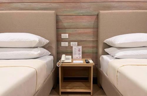 Laoag Hotel | Sola Hotel and Sola Bed & Breakfast
