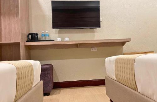 Laoag Hotel | Sola Hotel and Sola Bed & Breakfast