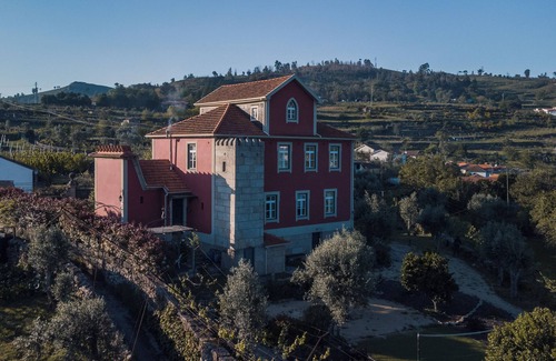 Baiao Villa | Solar da Motta 4 bedroom villa in Douro - WiFi, pool, BBQ, free parking