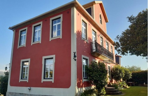 Baiao Villa | Solar da Motta 4 bedroom villa in Douro - WiFi, pool, BBQ, free parking