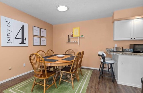 Keizer Casa | Solar Half-Plex with Chic Style in Country Glen