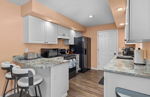Keizer Casa | Solar Half-Plex with Chic Style in Country Glen
