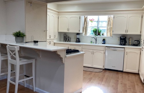 Willow Glen Casa | Solar Heated Pool, Staycation Lovely 3bed/2ba Home