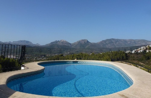 Jalón Villa | Villa con piscina privada y vistas espectaculares de las montañas