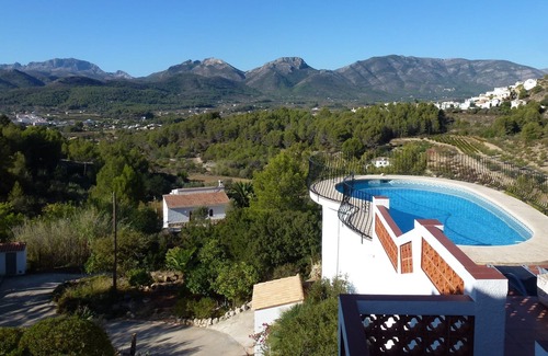 Jalón Villa | Villa con piscina privada y vistas espectaculares de las montañas