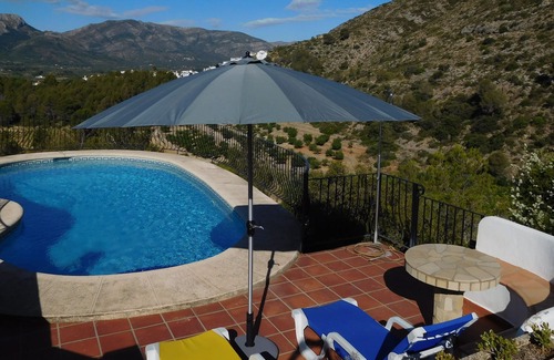 Jalón Villa | Villa con piscina privada y vistas espectaculares de las montañas