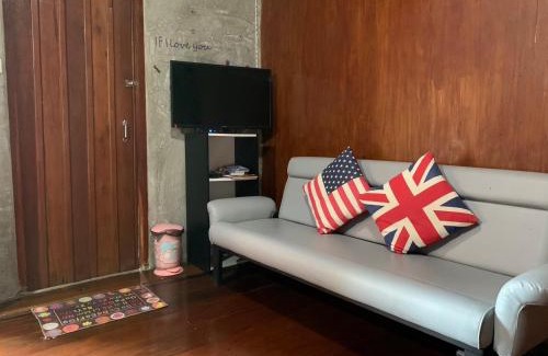 Uthai Thani Casa | SolarCell walking street Homestay - โซล่าเซลล์ถนนคนเดินโฮมสเตย์