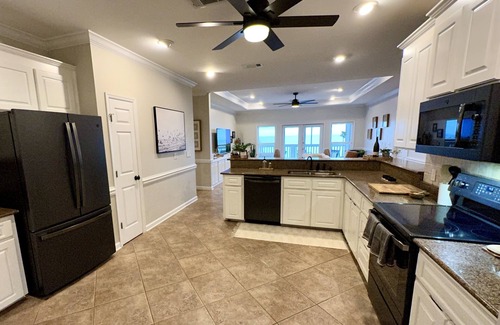 Magnolia Bluffs Casa | Solaria: Waterfront, Heated Pool, Kayak, Fish/Golf, St George Island