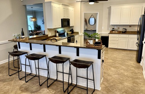 Magnolia Bluffs Casa | Solaria: Waterfront, Heated Pool, Kayak, Fish/Golf, St George Island