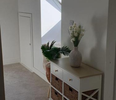 Mountshannon Casa | Solas na Gealai, entire house, sleeps 8