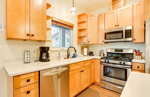 Soldotna Cabina | Casa de pueblo cerca del río Kenai w / Deck & Fire Pit!