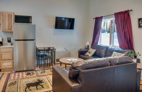 Kalifornsky Cabina | Soldotna Vacation Rental ~ 8 Mi to Kenai River!