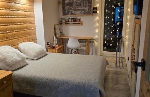 Krynica-Zdroj Apartamento | SOLE5 Apartament ścisłe centrum 2 sypialnie pralko-suszarka parking w cenie