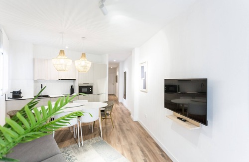 San Roque Apartamento | Soleado y agradable apartamento para 8 con parking