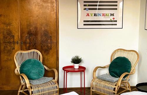 Powisle Apartamento | Solec by the River Apartment by BookingHost