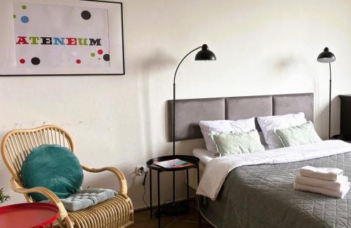 Powisle Apartamento | Solec by the River Apartment by BookingHost