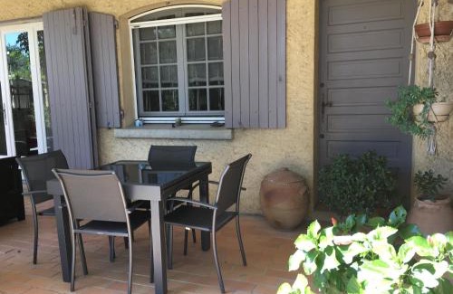 Saint-Hilaire-de-Brethmas Apartamento | soleil lotus