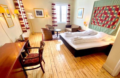Lyngseidet Casa | Solhov, Castle of the Lyngen Alps
