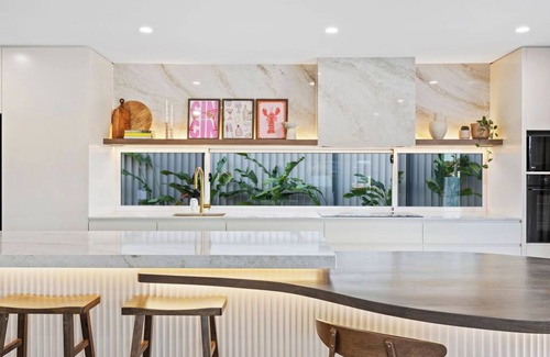 Tweed Heads West Casa | Solis House: luxury, spacious, family, pets, coastal, surfing, beach, fishing.