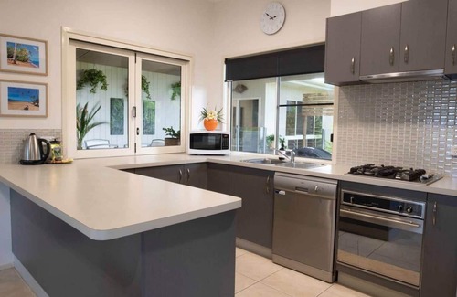 Mission Beach Casa | Solitaire - Tropical Style - 3 bedrooms