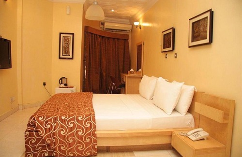 Ofin Hotel | Solitude Hotel Victoria Island