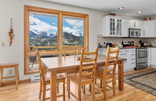 Windcliff Estates Casa | Solitude Vacation Home at Windcliff by RedAwning