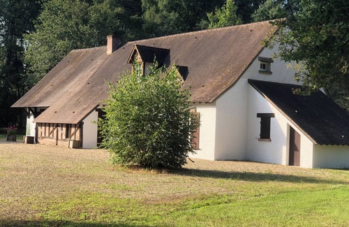 Neuvy-sur-Barangeon Casa | Sologne, large villa amid woods and ponds