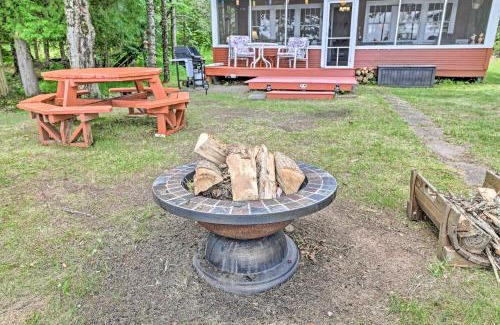 Solon Springs Casa | Solon Springs Getaway with Dock and Kayaks!