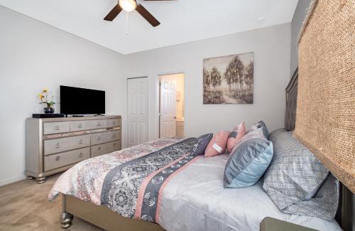 Loughman Complejo | Solterra Resort 11 Bed 9 baths