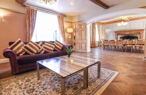 Martin Casa | Solton Manor