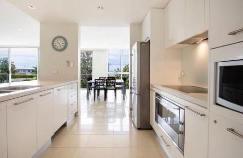 Callala Beach Casa | Solymar I Adjacent to Beach I Pet Friendly