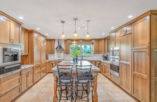 Marathon Casa | Sombrero Shores ~ Waterfront Oasis w/Pool, Hot Tub, 63' Dock & By The Beach