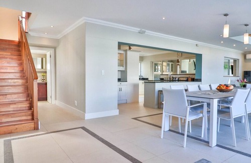 Voelklip Casa | Somer Sout | Contemporary Villa with Splash Pool, Pizza Oven & Mountain Views near Langbaai