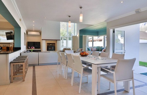Voelklip Casa | Somer Sout | Contemporary Villa with Splash Pool, Pizza Oven & Mountain Views near Langbaai