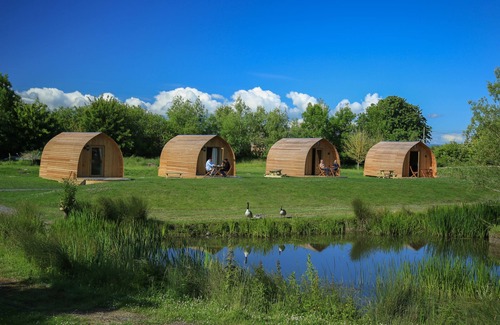East Huntspill Apartamento | Somerset glamping pod with access to adventure activities.