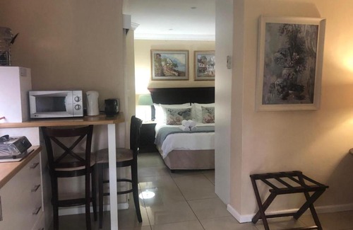 Montagu Cabina | Somerset Lodge