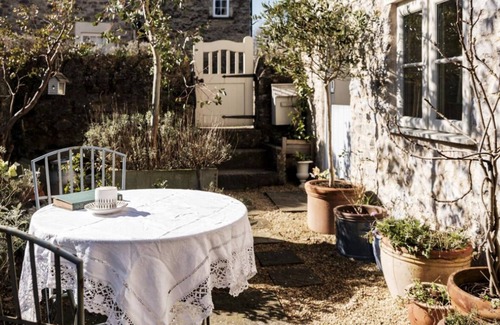 Nunney Cabaña | Somerset’s best village location, close to Babington, Mells, Glastonbury, Bruton
