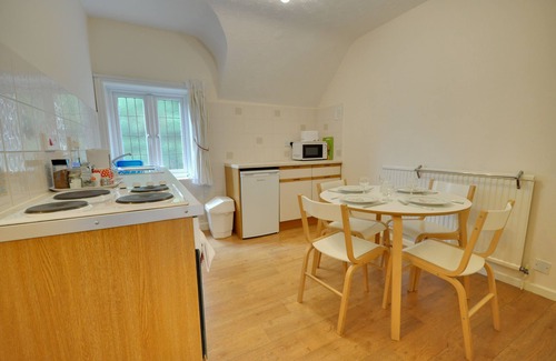 Bournemouth City Centre Cabaña | Somerville Coach House 1
