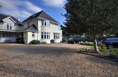Bournemouth City Centre Cabaña | Somerville Coach House 1