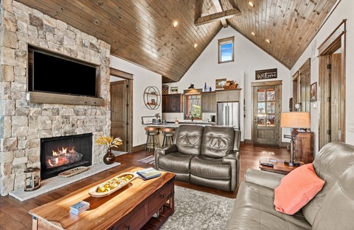 Elk Park Casa | Sommer Hus at Eagles Nest: Pet Friendly Single Level