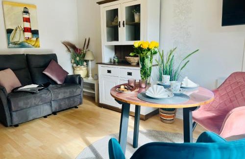 Schoenhagen Apartamento | SommerLund - macht Laune auf Meer - Ruhige und sonnige Ferienwohnung mit Terrasse und Garten nahe Strand und Ostsee