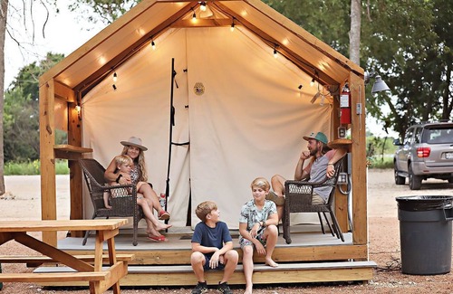 Prairie Lea Cabina | Son's Blue River Camp Glamping Cabin L
