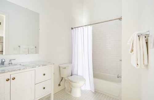 Faubourg Delachaise Apartamento | Sonder at Delachaise Row | Two-Bedroom Apartment