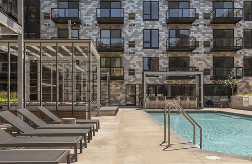 Downtown East Apartamento | Sonder at East End | Superior One-Bedroom Apartment w/ Balcony