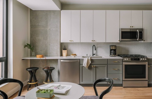 Warehouse District Apartamento | Sonder at North Loop Green | One-Bedroom Apartment w/ City View
