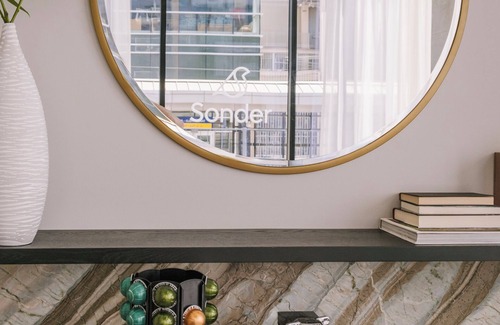 Warehouse District Apartamento | Sonder at North Loop Green | One-Bedroom Apartment w/ Balcony
