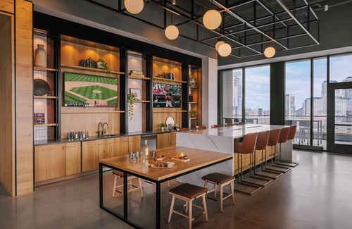Warehouse District Apartamento | Sonder at North Loop Green | One-Bedroom Apartment w/ Balcony